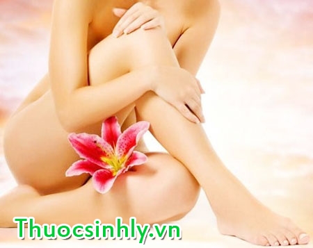 cach-dung-kem-duong-da-ban-ngay-2