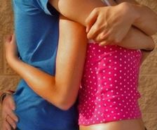 Âu yếm và xuất tinh qua lớp quần áo có thể mang thai không?